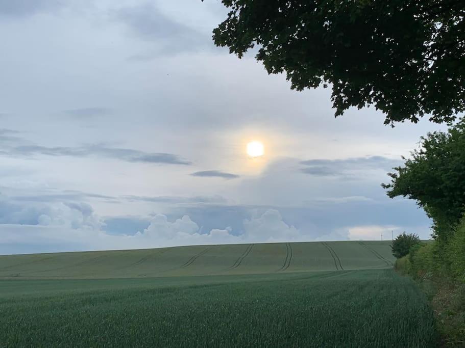 Romantic Shepherds Hut With Stunning Sunsets Hollingbourne Buitenkant foto
