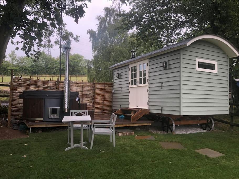 Romantic Shepherds Hut With Stunning Sunsets Hollingbourne Buitenkant foto